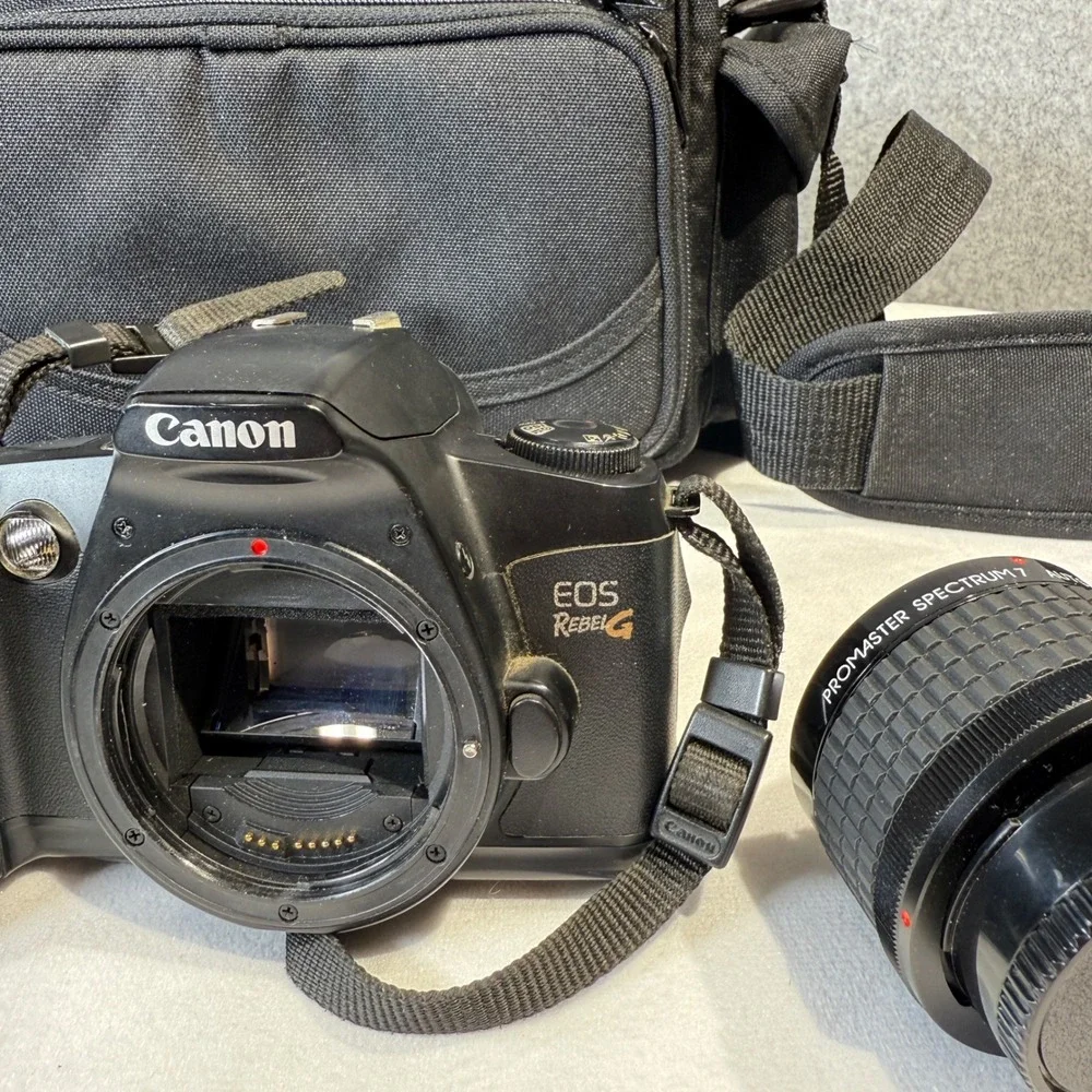 Canon EOS Rebel G 35mm Film Camera Promaster Spectrum 7 Auto Teleconverter & Bag